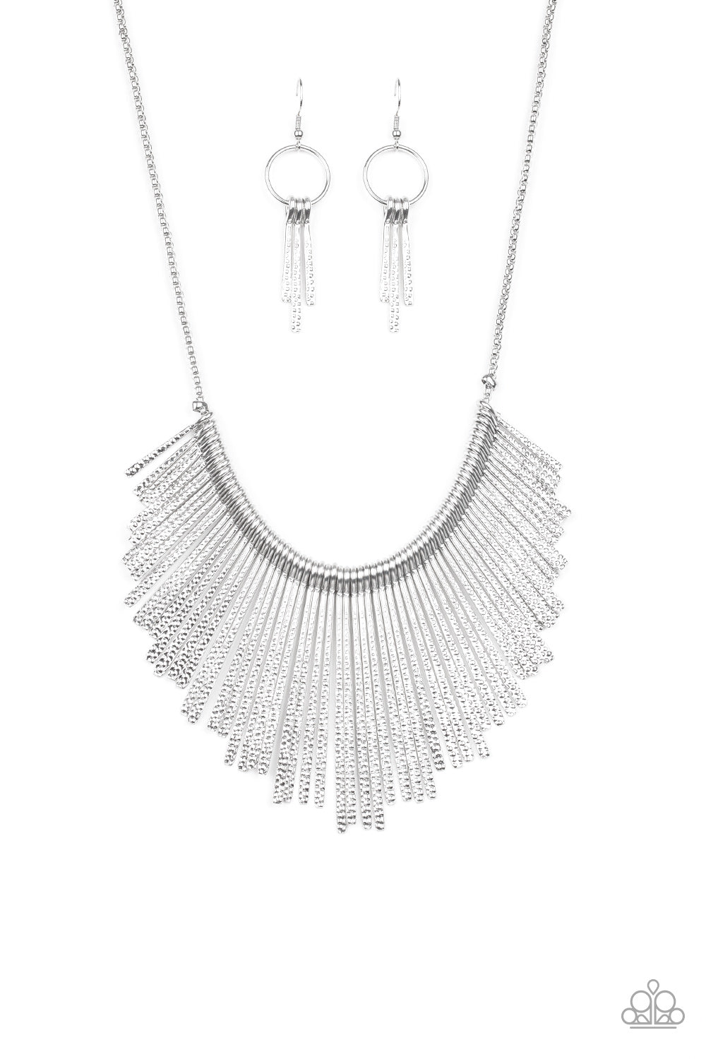 pittmanbling-and-jewelry-inc-presentsmetallic-mane-silver-necklace-paparazzi-accessories