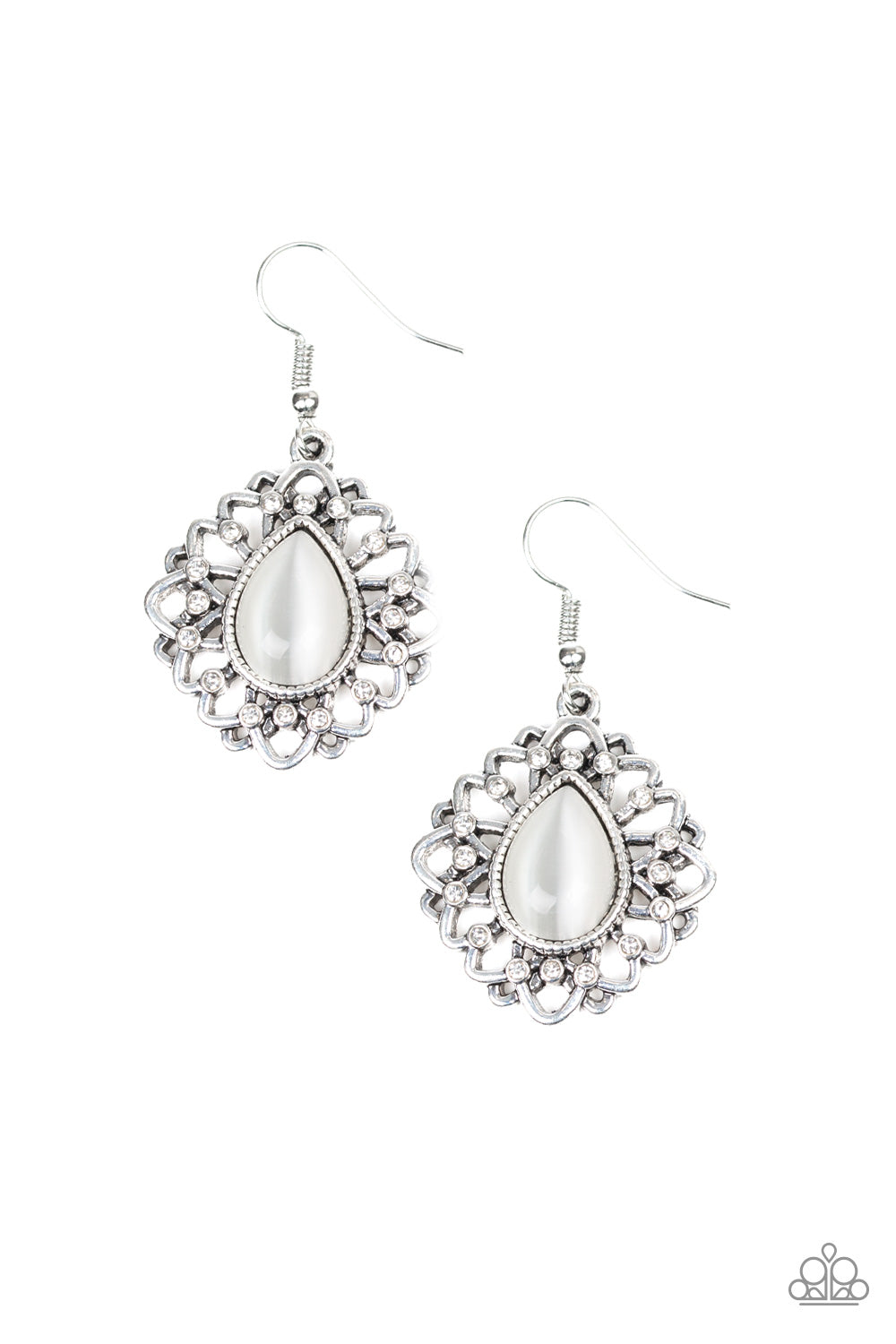 pittmanbling-and-jewelry-inc-presentstotally-glown-away-white-earrings-paparazzi-accessories