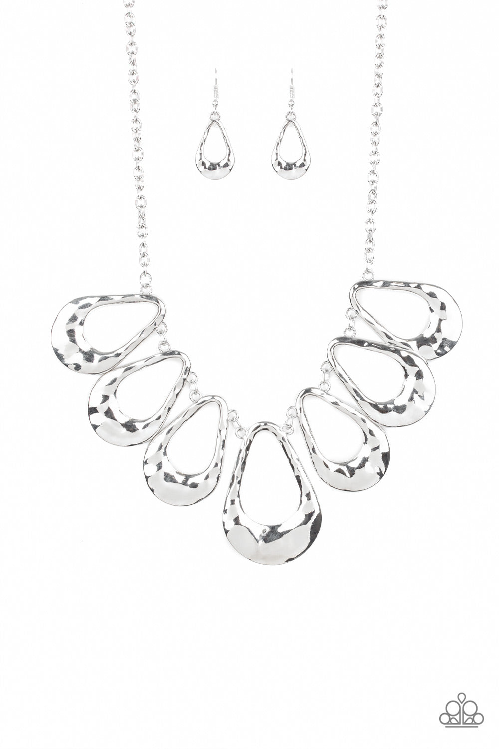 pittmanbling-and-jewelry-inc-presentsteardrop-envy-silver-necklace-paparazzi-accessories